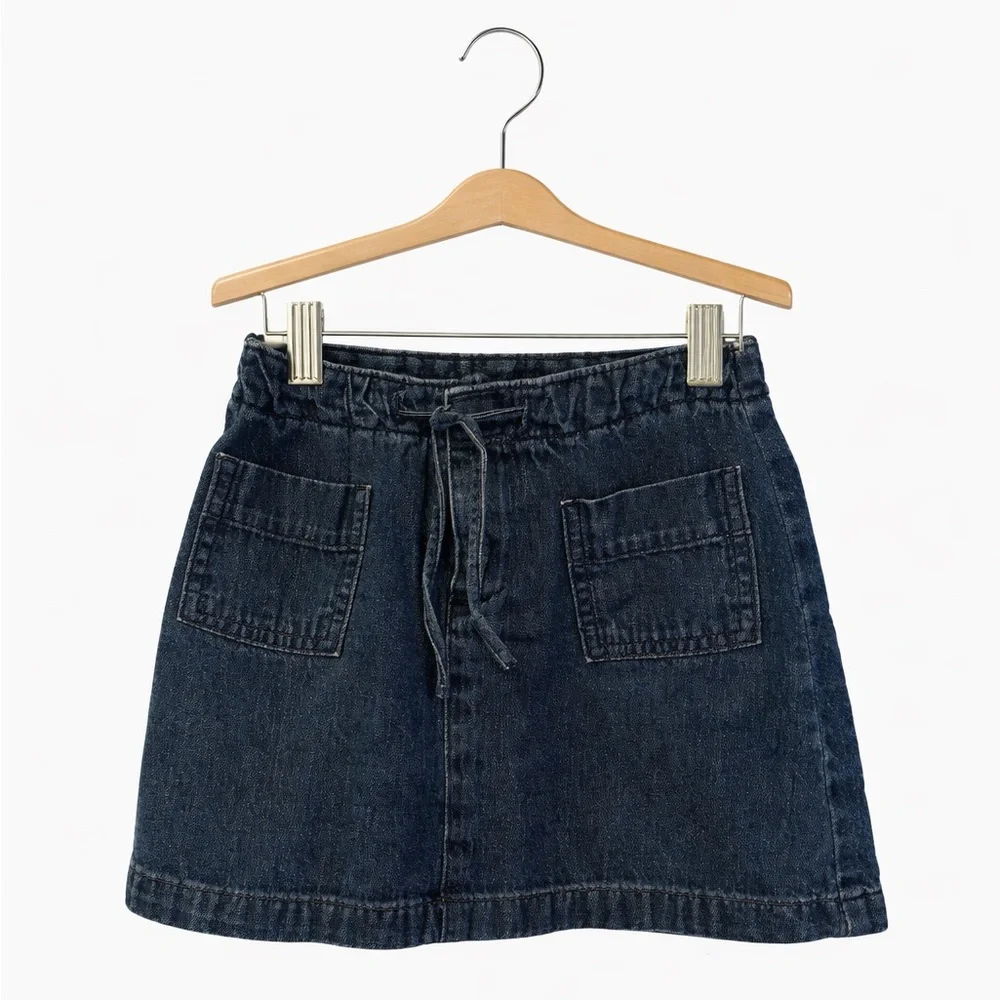 Old Navy Denim Skirt with Pockets. Great Condition. Denim Skirt. Size 4